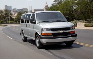 2025 Chevrolet Express 3500 Passenger